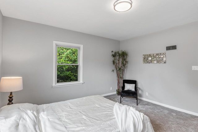 4418 W Mequon ROAD, Mequon, WI 53092