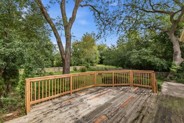 4418 W Mequon ROAD, Mequon, WI 53092