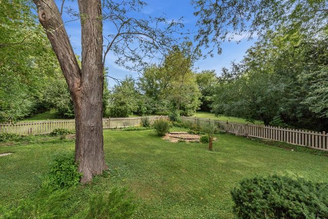 4418 W Mequon ROAD, Mequon, WI 53092