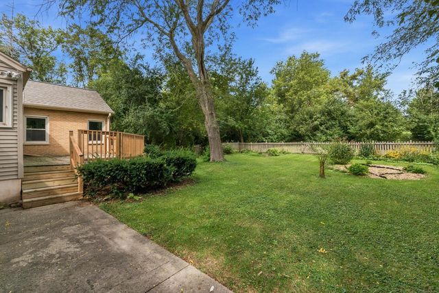 4418 W Mequon ROAD, Mequon, WI 53092