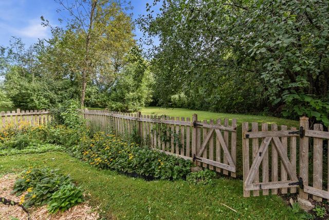4418 W Mequon ROAD, Mequon, WI 53092