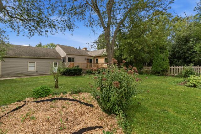 4418 W Mequon ROAD, Mequon, WI 53092