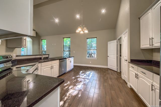 814 Poinsettia, San Antonio, TX 78202