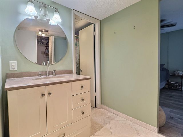 3150 Holiday Springs Boulevard 8-204, Margate, FL 33063