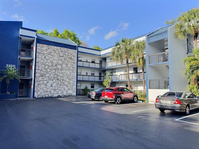 3150 Holiday Springs Boulevard 8-204, Margate, FL 33063