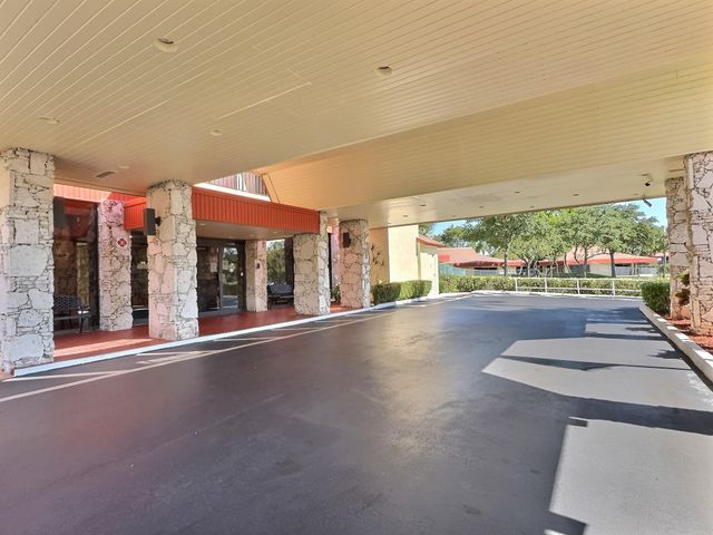 3150 Holiday Springs Boulevard 8-204, Margate, FL 33063