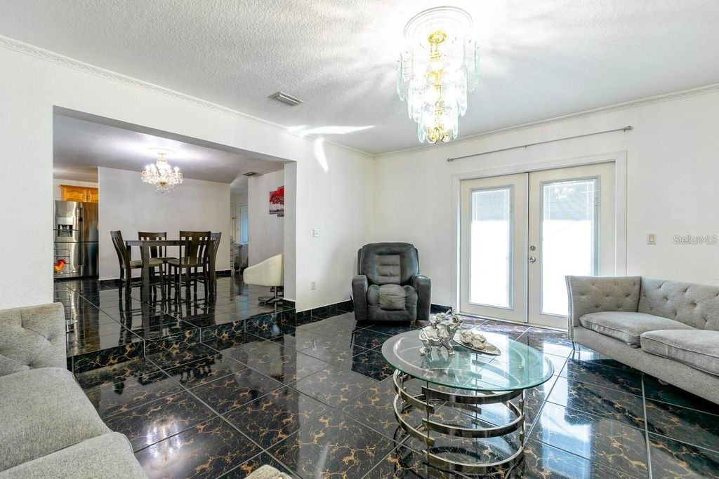 Image 11 of property listing at 804 ENGEL DRIVE, Orlando, FL 32807