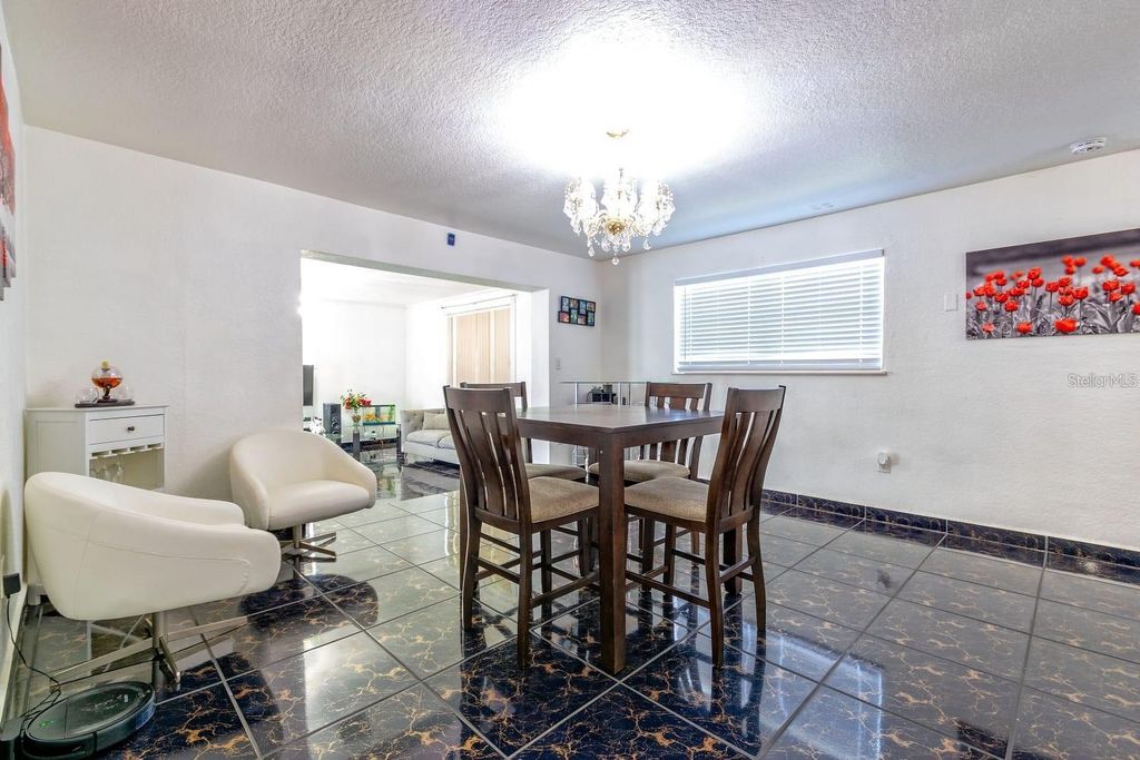 Image 13 of property listing at 804 ENGEL DRIVE, Orlando, FL 32807