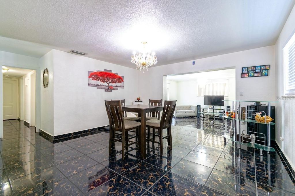 Image 14 of property listing at 804 ENGEL DRIVE, Orlando, FL 32807