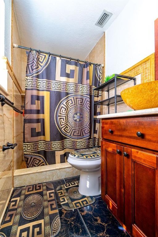 Image 23 of property listing at 804 ENGEL DRIVE, Orlando, FL 32807