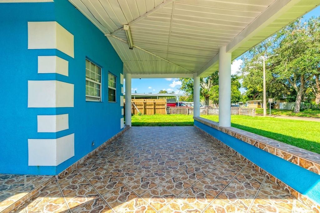 Image 7 of property listing at 804 ENGEL DRIVE, Orlando, FL 32807