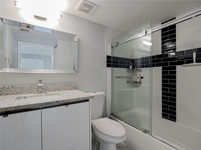 1550 S 42nd Circle 107, Vero Beach, FL 32967