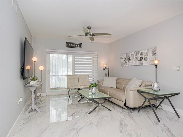 1550 S 42nd Circle 107, Vero Beach, FL 32967