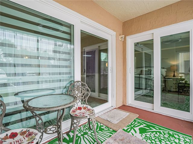 1550 S 42nd Circle 107, Vero Beach, FL 32967