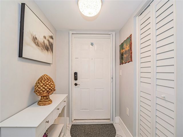 1550 S 42nd Circle 107, Vero Beach, FL 32967