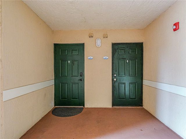 1550 S 42nd Circle 107, Vero Beach, FL 32967