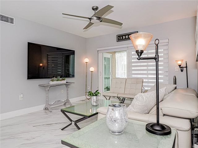 1550 S 42nd Circle 107, Vero Beach, FL 32967