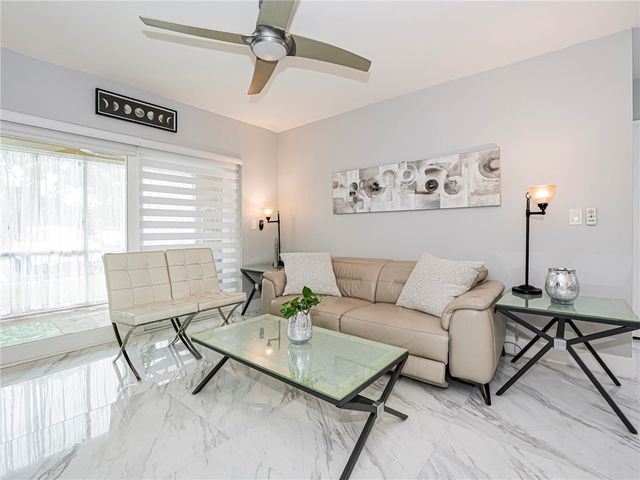 1550 S 42nd Circle 107, Vero Beach, FL 32967
