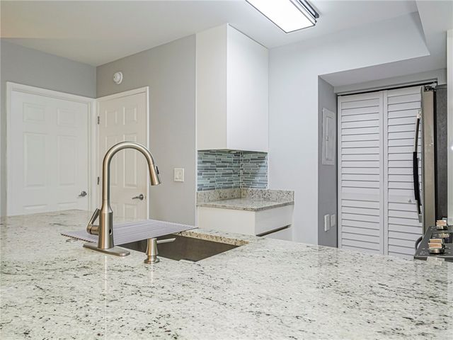 1550 S 42nd Circle 107, Vero Beach, FL 32967