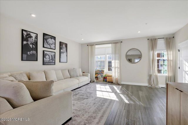 77 Anchor Way, Cliffwood, NJ 07721