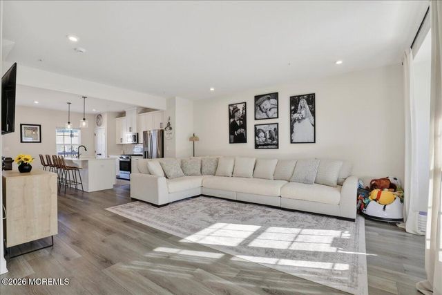 77 Anchor Way, Cliffwood, NJ 07721