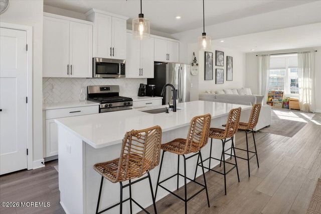 77 Anchor Way, Cliffwood, NJ 07721