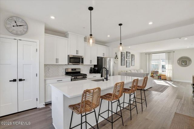 77 Anchor Way, Cliffwood, NJ 07721