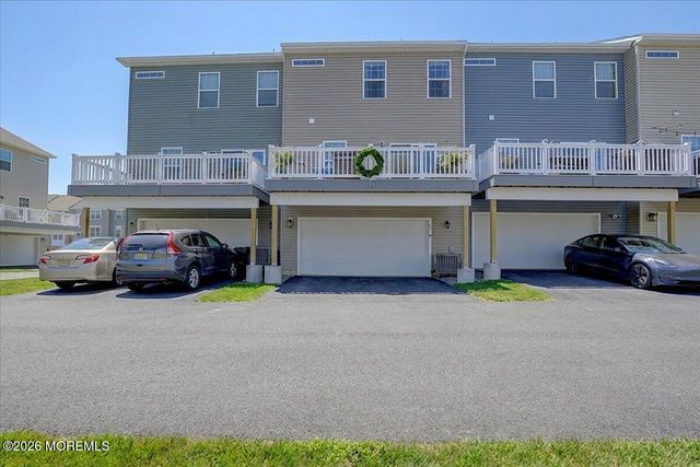 77 Anchor Way, Cliffwood, NJ 07721