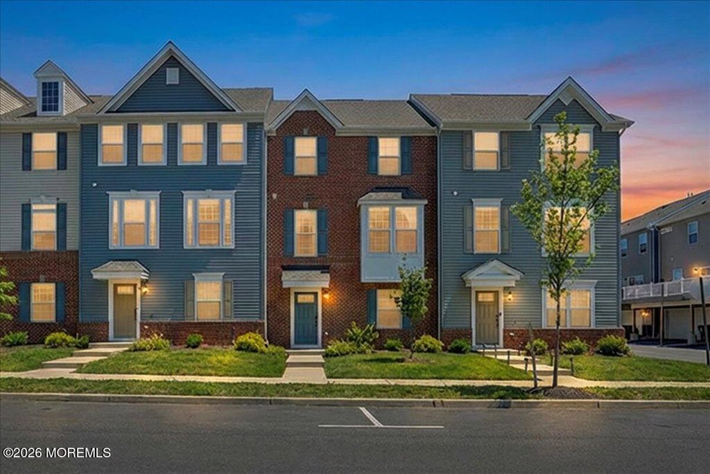 77 Anchor Way, Cliffwood, NJ 07721