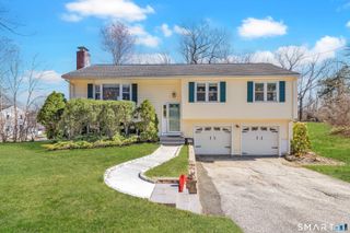 23 Surrey Drive, Shelton, CT 06484