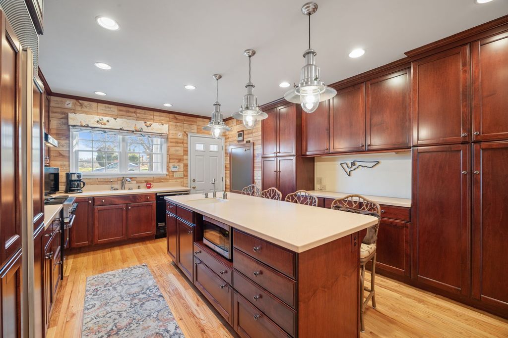 743 53rd Street, Des Moines, IA 50312