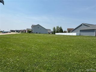 420 Chamberlain Drive, Troy, IL 62294