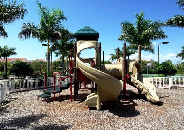 15142 Reef LN, Bonita Springs, FL 34135