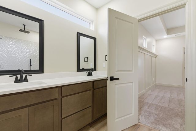 3680 SW 10th St, El Dorado, KS 67042