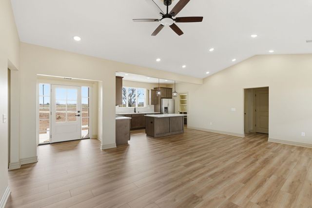 3680 SW 10th St, El Dorado, KS 67042