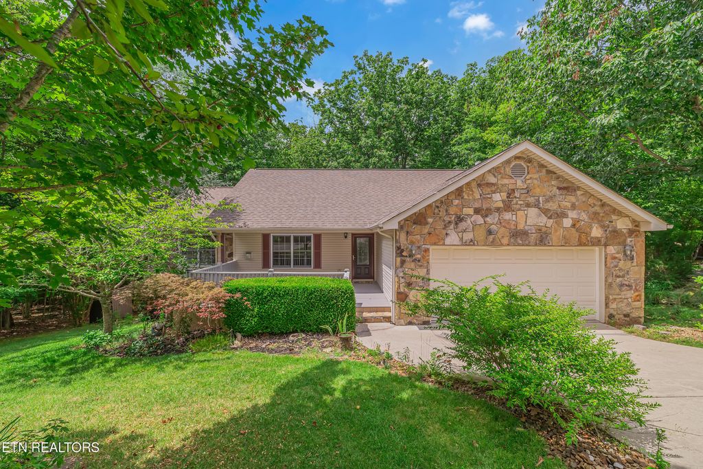 18 Bingham Way, Crossville, TN 38558