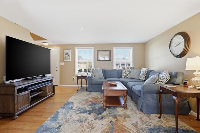 23 Bellmore Rd, Framingham, MA 01702