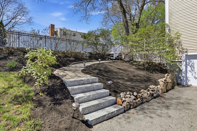 23 Bellmore Rd, Framingham, MA 01702