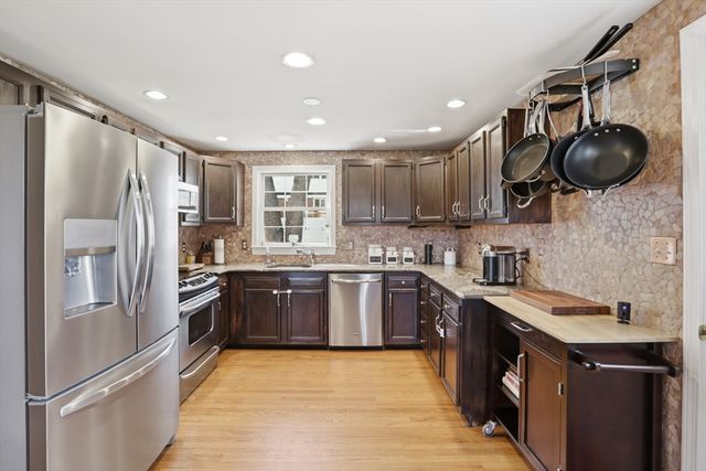 23 Bellmore Rd, Framingham, MA 01702