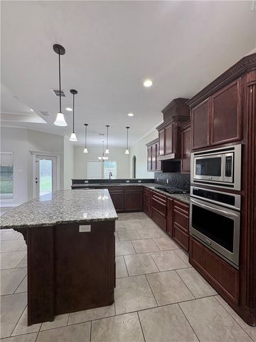 10301 Beverly Hills Dr, Corpus Christi, TX 78410