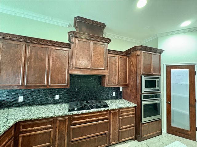 10301 Beverly Hills Dr, Corpus Christi, TX 78410
