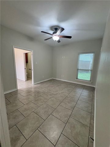 10301 Beverly Hills Dr, Corpus Christi, TX 78410
