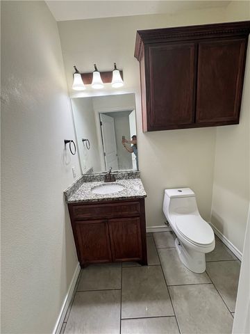 10301 Beverly Hills Dr, Corpus Christi, TX 78410