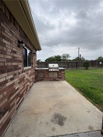 10301 Beverly Hills Dr, Corpus Christi, TX 78410