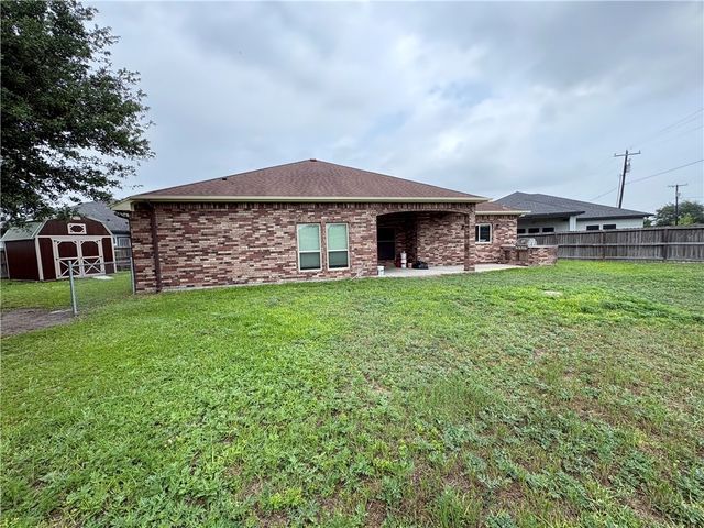 10301 Beverly Hills Dr, Corpus Christi, TX 78410