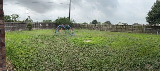 10301 Beverly Hills Dr, Corpus Christi, TX 78410