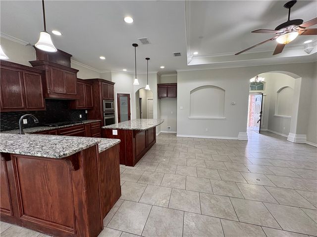 10301 Beverly Hills Dr, Corpus Christi, TX 78410