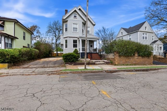 11 Dodd Ter, East Orange City, NJ 07017