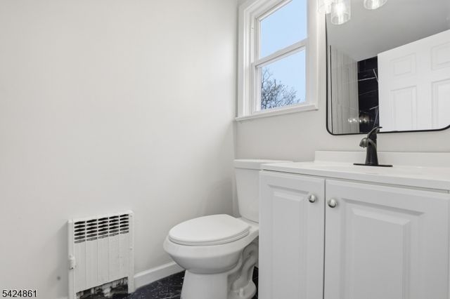 11 Dodd Ter, East Orange City, NJ 07017