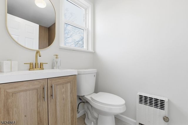 11 Dodd Ter, East Orange City, NJ 07017